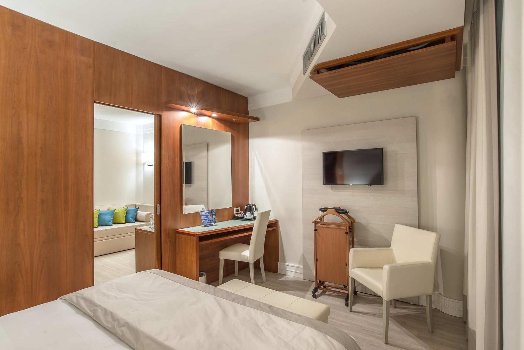 Hotel La Giocca Рим Екстериор снимка