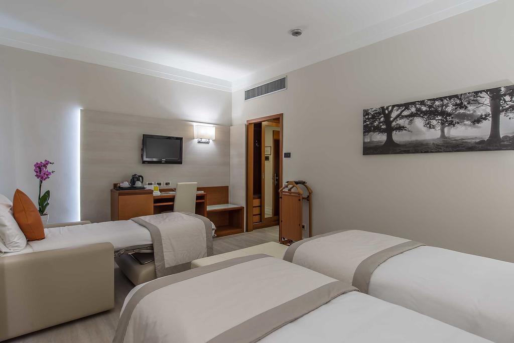 Hotel La Giocca Рим Екстериор снимка