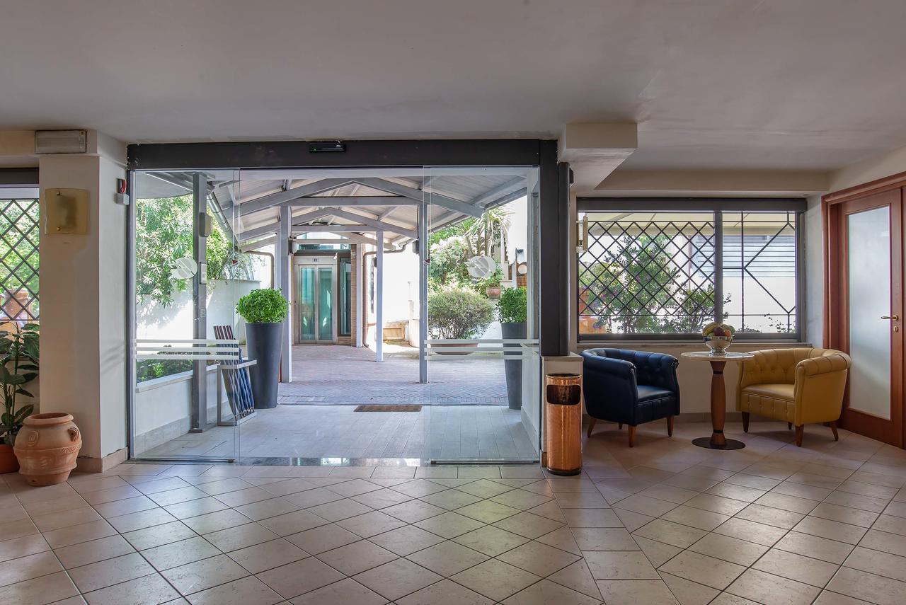 Hotel La Giocca Рим Екстериор снимка